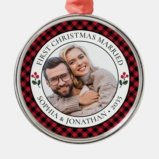Eerste Kerstmis getrouwd rustieke rode check foto Metalen Ornament (Voorkant)