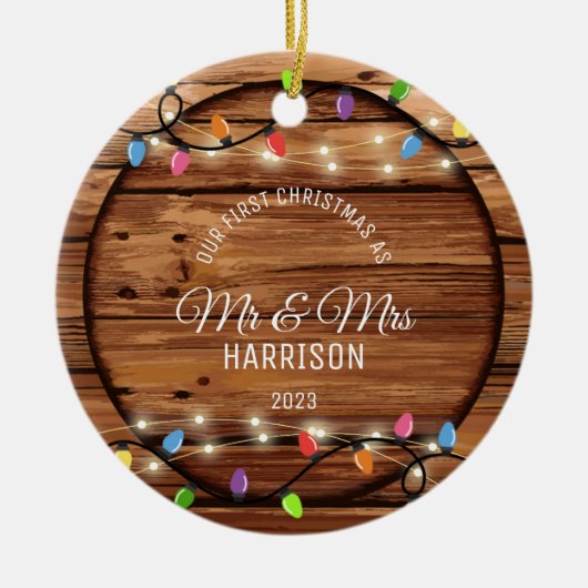 Eerste Kerstmis getrouwd rustieke string licht fot Keramisch Ornament (Voorkant)