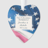 Eerste Kerstmis Getrouwd USA Flag Inspirerend Ornament (voorkant)
