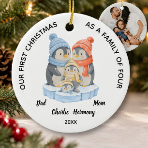 Eerste kerstmis gezin van vier schattige pinguïns keramisch ornament
