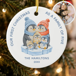 Eerste kerstmis gezin van vijf schattige pinguïns keramisch ornament