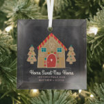 Eerste Kerstmis Gingerbread Nieuw Home Chalkboard Glas Ornament<br><div class="desc">"Het nieuwe huis van het zoete huis". Hier is een geweldige manier om je 1e kerstdag te vieren in je nieuwe huis met dit schattige, grillige, chique, eenvoudige, moderne, aangepaste naam kerstglas ornament. Een schattig peperkoekhuis, koekjesbomen en speelse scripttypografie bedekken een rustieke krijtbordachtergrond. Personaliseer met uw namen en jaar. Kies...</div>