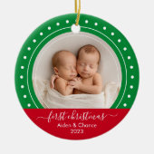 Eerste Kerstmis Groene en Rode Stippen Keramisch Ornament (Voorkant)