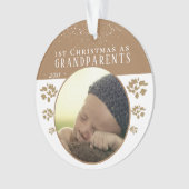 Eerste Kerstmis: Grootouders Beige Baby Foto Ornament (voorkant)