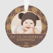 Eerste Kerstmis Grootouders Bruin Gold Snowflakes Ornament (voorkant)