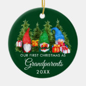 Eerste Kerstmis Grootouders Gnomes Trees Green Keramisch Ornament (Voorkant)