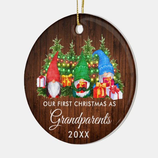 Eerste Kerstmis Grootouders Gnomes Wood Lights Keramisch Ornament (Links)