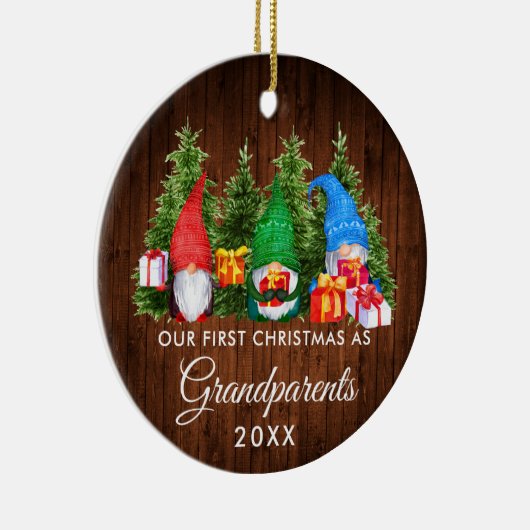 Eerste Kerstmis Grootouders Gnomes Wood Trees Keramisch Ornament (Rechts)
