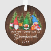 Eerste Kerstmis Grootouders Gnomes Wood Trees Ornament (achterkant)