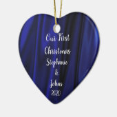 Eerste Kerstmis in Blauwe Satin Royal Trendy Keramisch Ornament (Links)