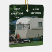 Eerste Kerstmis in New Home Old  Camper Keramisch Ornament (Rechts)