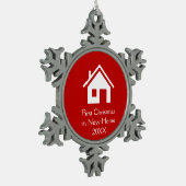 Eerste Kerstmis in New Home | Rode achtergrond Tin Sneeuwvlok Ornament (Links)