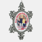 Eerste Kerstmis in ons nieuwe huis | Gepersonalise Tin Sneeuwvlok Ornament (Links)