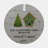 Eerste Kerstmis in ons nieuwe thuishoutkapje Glas Ornament (Achterkant)