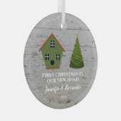 Eerste Kerstmis in ons nieuwe thuishoutkapje Glas Ornament (Voorkant Rechts)