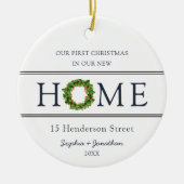 Eerste Kerstmis in ons nieuwe thuiskerstfeest Keramisch Ornament (Voorkant)