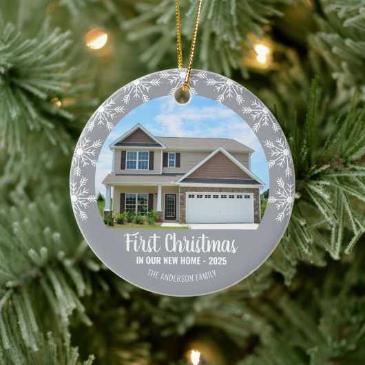 Eerste Kerstmis in onze New Home Photo Gray Keramisch Ornament (Boom)