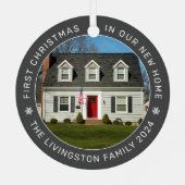 Eerste Kerstmis in onze nieuwe, aangepaste homefoo Metalen Ornament (Achterkant)