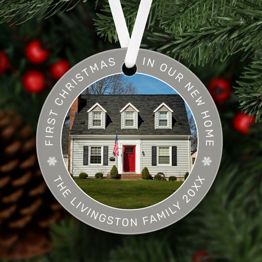 Eerste Kerstmis in onze nieuwe, aangepaste homefoo Ornament