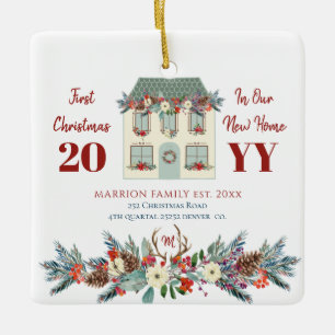 Eerste Kerstmis in onze nieuwe familie thuis. Keramisch Ornament