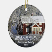 Eerste Kerstmis in onze nieuwe foto-familienaam Ho Keramisch Ornament (Links)