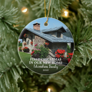 Eerste Kerstmis in onze nieuwe foto-familienaam Ho Keramisch Ornament