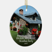 Eerste Kerstmis in onze nieuwe foto-familienaam Ho Keramisch Ornament (Rechts)