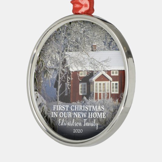 Eerste Kerstmis in onze nieuwe foto-familienaam Ho Metalen Ornament (Links)