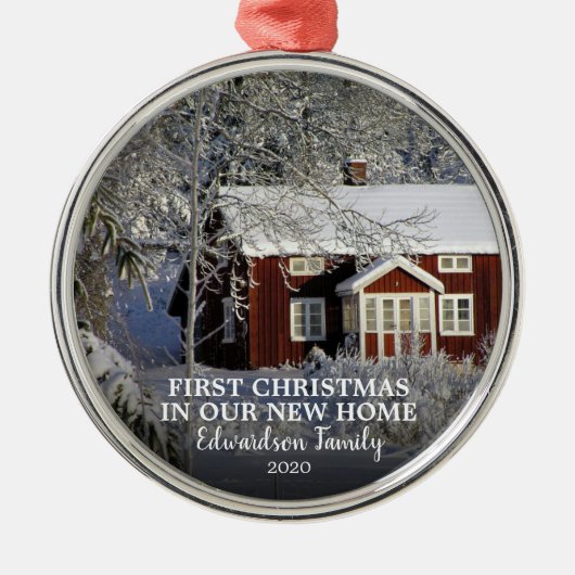 Eerste Kerstmis in onze nieuwe foto-familienaam Ho Metalen Ornament (Voorkant)