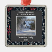 Eerste Kerstmis in onze nieuwe foto-familienaam Ho Metalen Ornament (Voorkant)