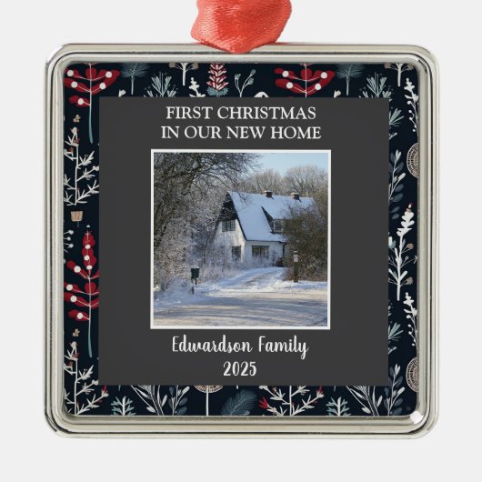 Eerste Kerstmis in onze nieuwe foto-familienaam Ho Metalen Ornament (Voorkant)