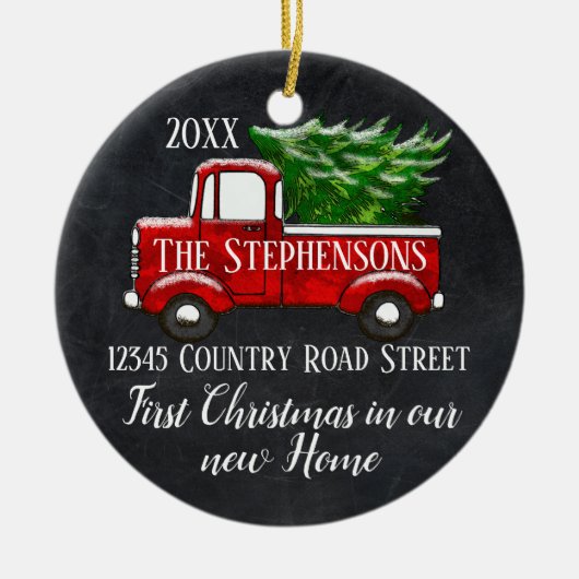 Eerste Kerstmis in onze nieuwe  Red Truck in Home Keramisch Ornament (Voorkant)