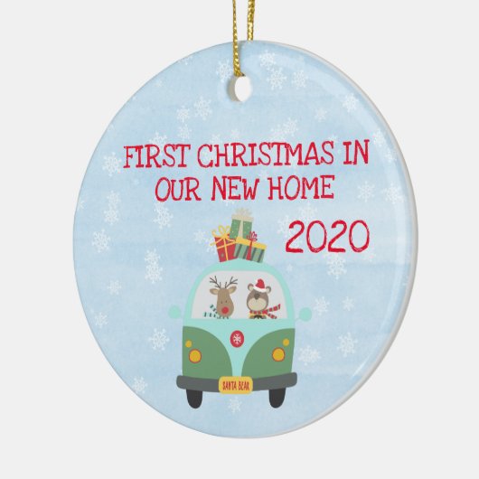 Eerste Kerstmis in onze nieuwe thuisklas Van Keramisch Ornament (Links)