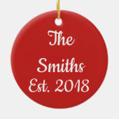 Eerste Kerstmis in onze nieuwe thuisversiering Keramisch Ornament (Achterkant)