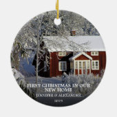 Eerste Kerstmis in onze nieuwe zelffoto Keramisch Ornament (Achterkant)