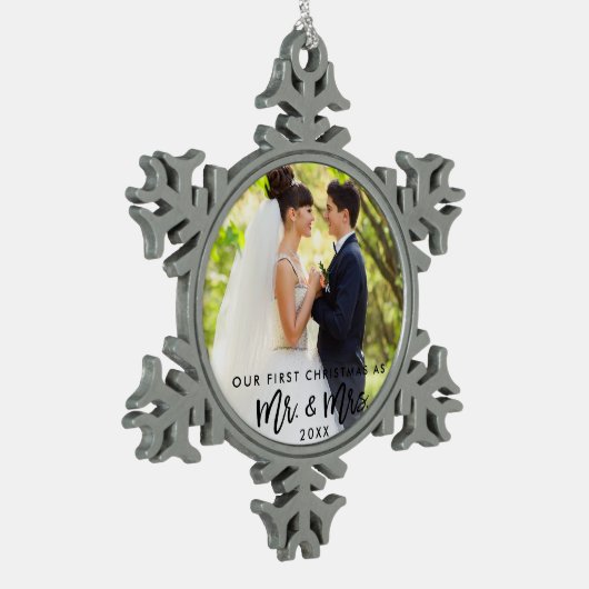 Eerste Kerstmis in penseelscript, Mr. & Mrs Weddin Tin Sneeuwvlok Ornament (Links)