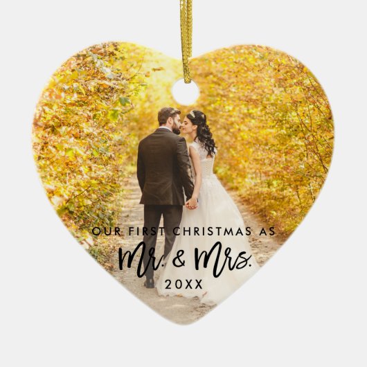 Eerste Kerstmis in penseelscript & Mrs Foto Keramisch Ornament (Voorkant)