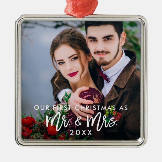 Eerste Kerstmis in penseelscript & Mrs Wedding Sq Metalen Ornament (Voorkant)
