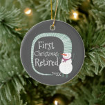 Eerste Kerstmis in ruste Persoonlijke Cute Snowman Keramisch Ornament<br><div class="desc">Eerste Kerstmis in ruste gepersonaliseerd Cute Snowman Ceramic Ornament. Personaliseer met uw douaneinformatie op zowel voor als rug.</div>