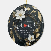 Eerste kerstmis meneer mevrouw trouw witte bloemen keramisch ornament (Links)