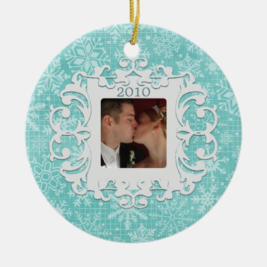 Eerste Kerstmis met aangepaste foto en datum Keramisch Ornament (Voorkant)