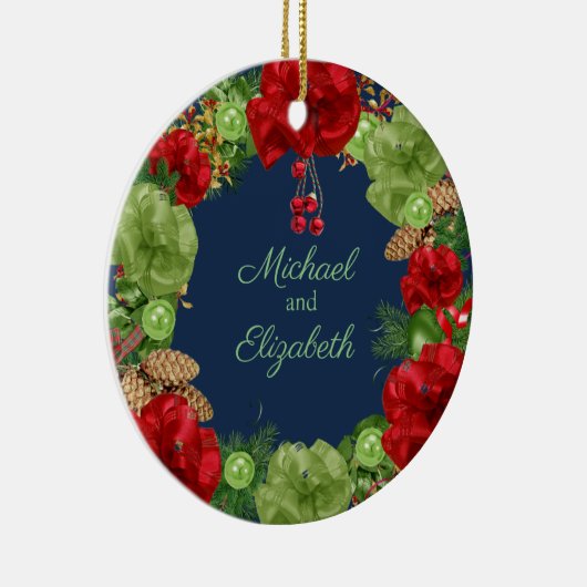 Eerste Kerstmis met Holiday Wreate Keramisch Ornament (Rechts)