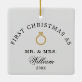 Eerste Kerstmis Monogram Mr. Mrs. Fotocollage Keramisch Ornament (Achterkant)