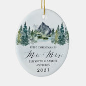 Eerste Kerstmis Mr. en Mrs Mountains Trees Wedding Keramisch Ornament (Rechts)