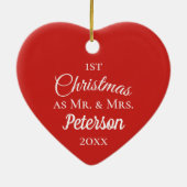 Eerste Kerstmis: Mr. en Mrs. Simple Red Heart. Keramisch Ornament (Achterkant)