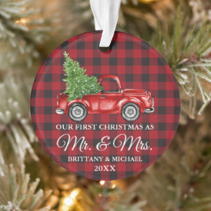 Eerste Kerstmis: Mr. en Mrs. Truck Red Pset. Ornament