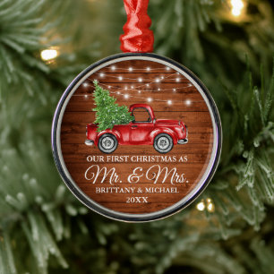 Eerste Kerstmis Mr. en Mrs Wood Lights Truck Metalen Ornament
