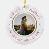 Eerste Kerstmis Mr & Mrs Foto Modern Marble Keramisch Ornament (Voorkant)