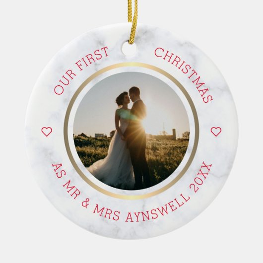 Eerste Kerstmis Mr & Mrs Foto Modern Marble Keramisch Ornament (Voorkant)