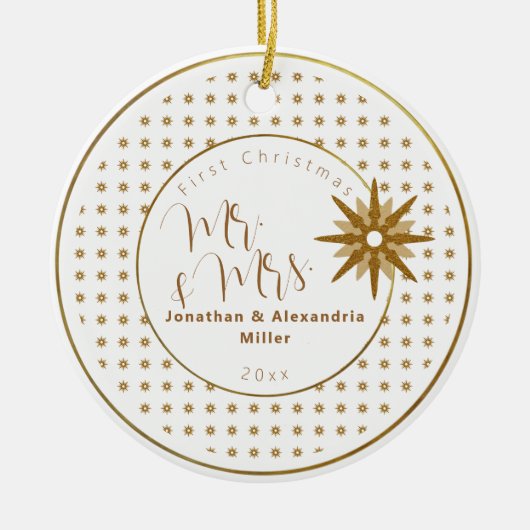 Eerste Kerstmis Mr & Mrs Gold Snowflake Wedding Keramisch Ornament (Voorkant)